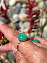 Load image into Gallery viewer, Green Round Chrysoprase Chalcedony Gold Ring