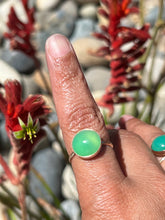 Load image into Gallery viewer, Green Round Chrysoprase Chalcedony Gold Ring